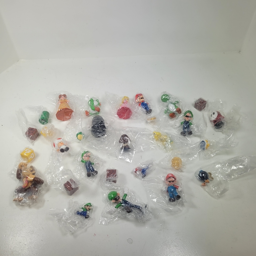 Nintendo Action Figures Playset - Red, Green, Blue